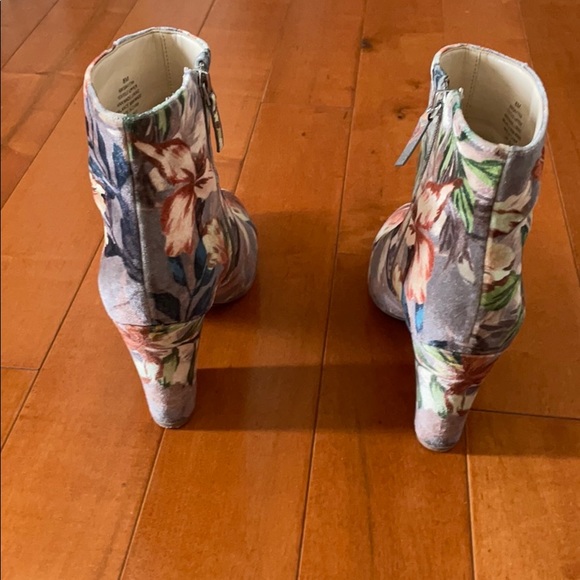 Nine West Savitra Velvet Taupe Booties - Picture 6 of 12